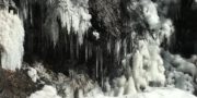 氷瀑『羽衣白糸の滝』